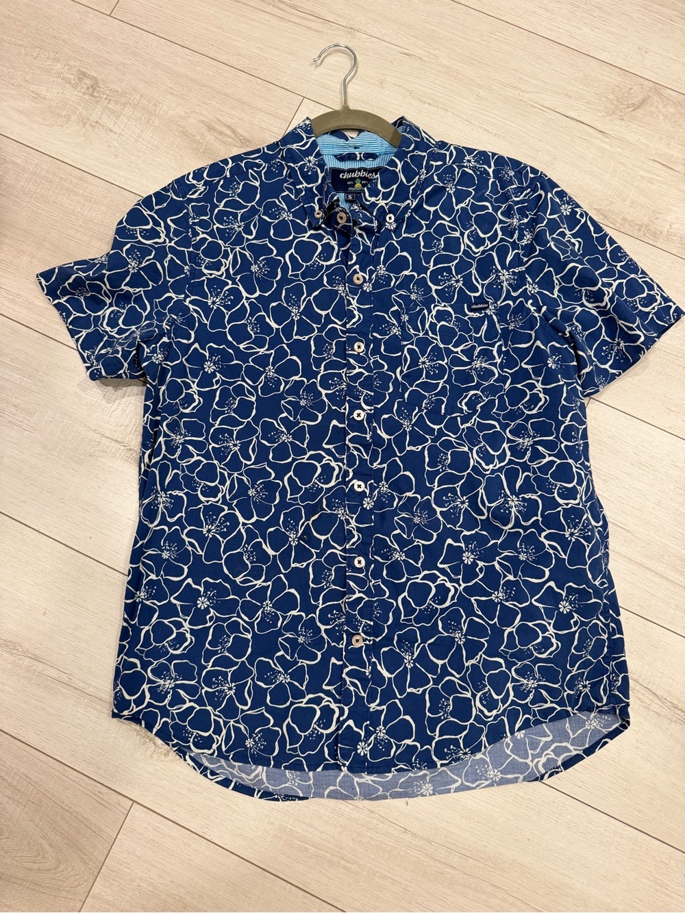 chubbies Navy Blue Floral Short-Sleeve Button-Down Shirt